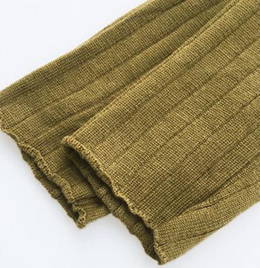 фото 5 Тонкий джемпер с v-образным вырезом