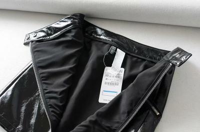 фото 3 Универсальная юбка из лакированной кожи